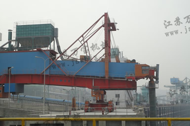 直線擺動式裝船機